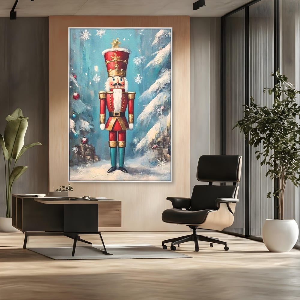 Tablou canvas cu tablou canvas cu spargator de nuci, in rama de aluminiu argintiu, pe perete intr-un birou